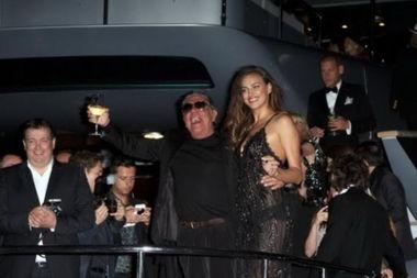 c罗和伊莲娜照片,足球巨星与时尚名媛的甜蜜瞬间