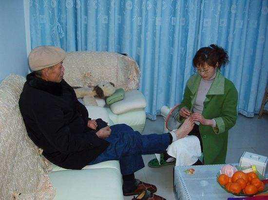 晒父母照片,记录与父母共度的美好时光